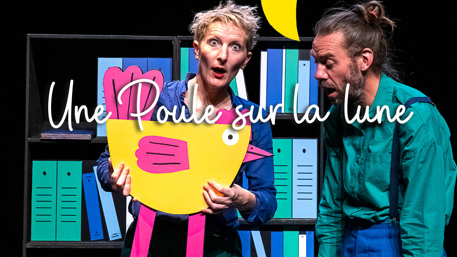 Une poule sur la lune